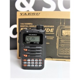 YAESU FT-70DE + SBH28+SHC27+SBR24